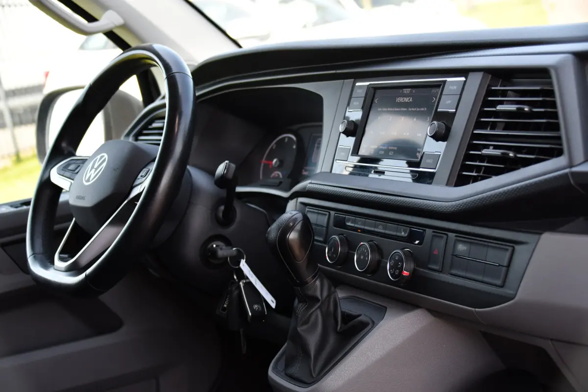 2.0 TDI L1H1 30 Black Edition Cruise, Carplay, 150PK, Automaat, Standkachel, Stoelverwarming, Sensoren, Trekhaak