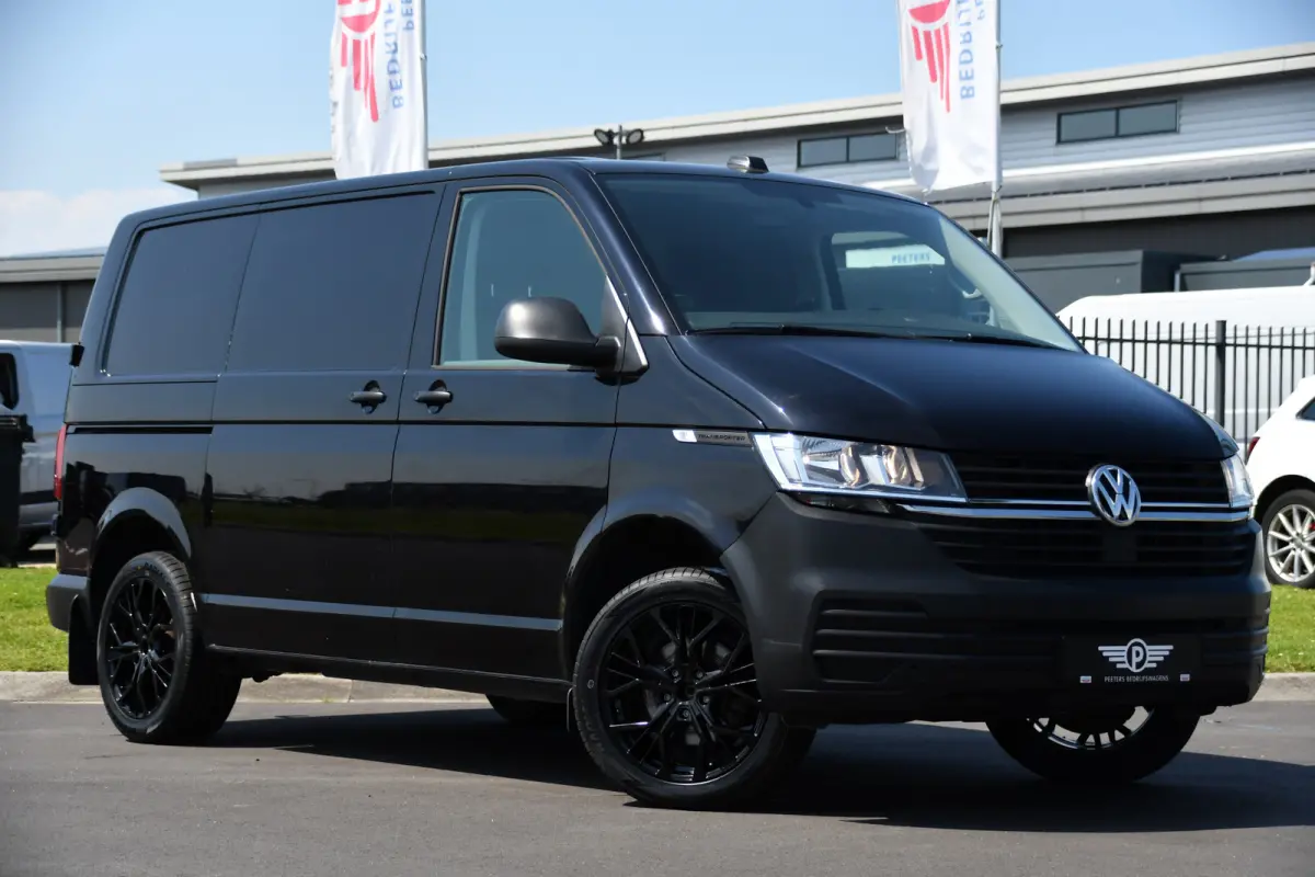 2.0 TDI L1H1 30 Black Edition Cruise, Carplay, 150PK, Automaat, Standkachel, Stoelverwarming, Sensoren, Trekhaak