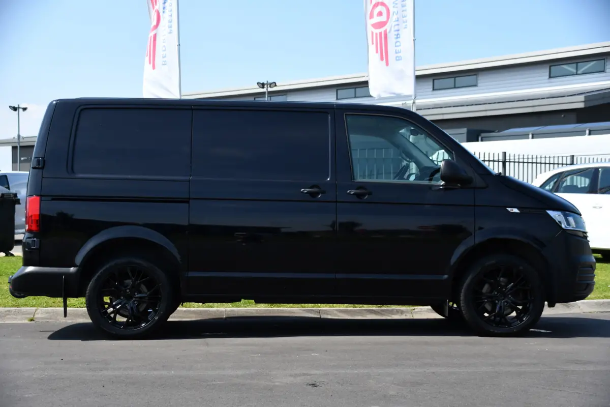 2.0 TDI L1H1 30 Black Edition Cruise, Carplay, 150PK, Automaat, Standkachel, Stoelverwarming, Sensoren, Trekhaak