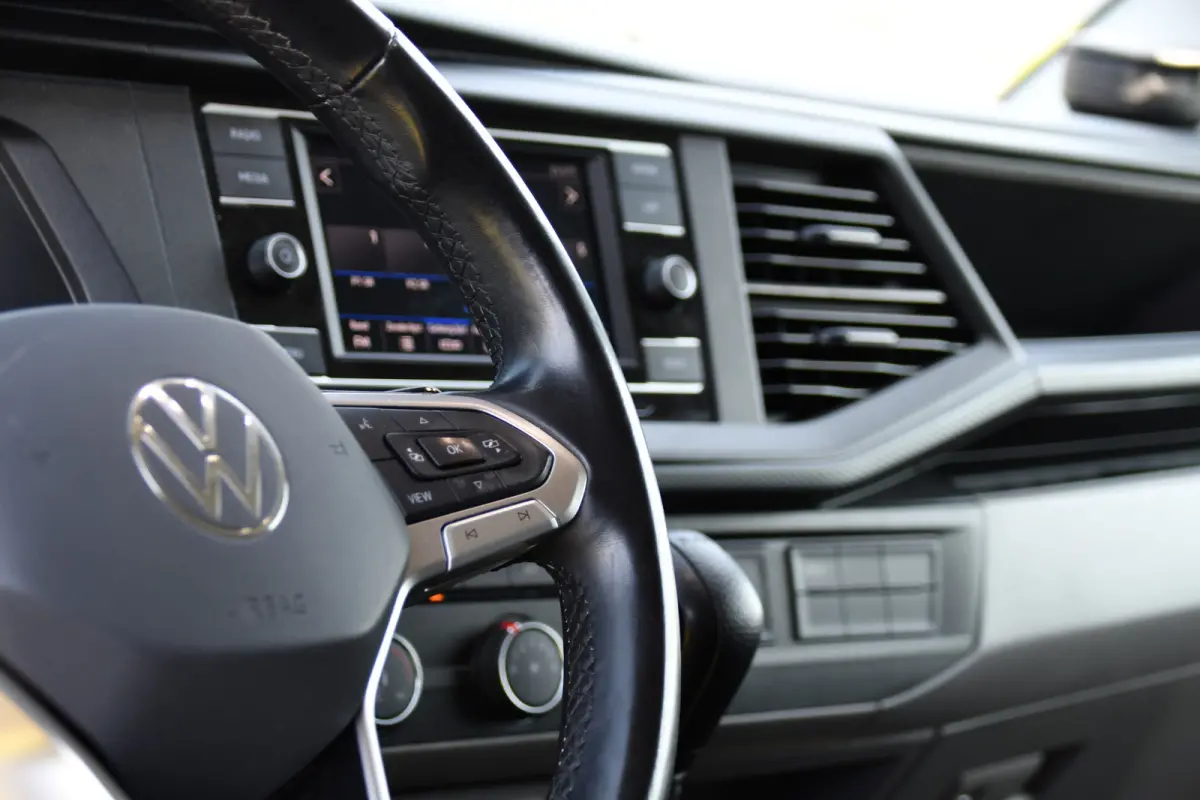 2.0 TDI L1H1 30 Black Edition Cruise, Carplay, 150PK, Automaat, Standkachel, Stoelverwarming, Sensoren, Trekhaak
