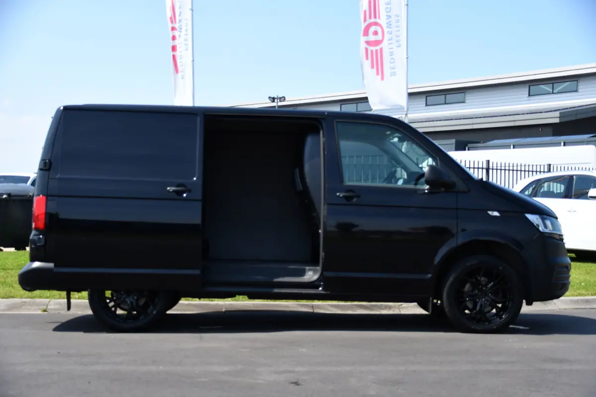 2.0 TDI L1H1 30 Black Edition Cruise, Carplay, 150PK, Automaat, Standkachel, Stoelverwarming, Sensoren, Trekhaak