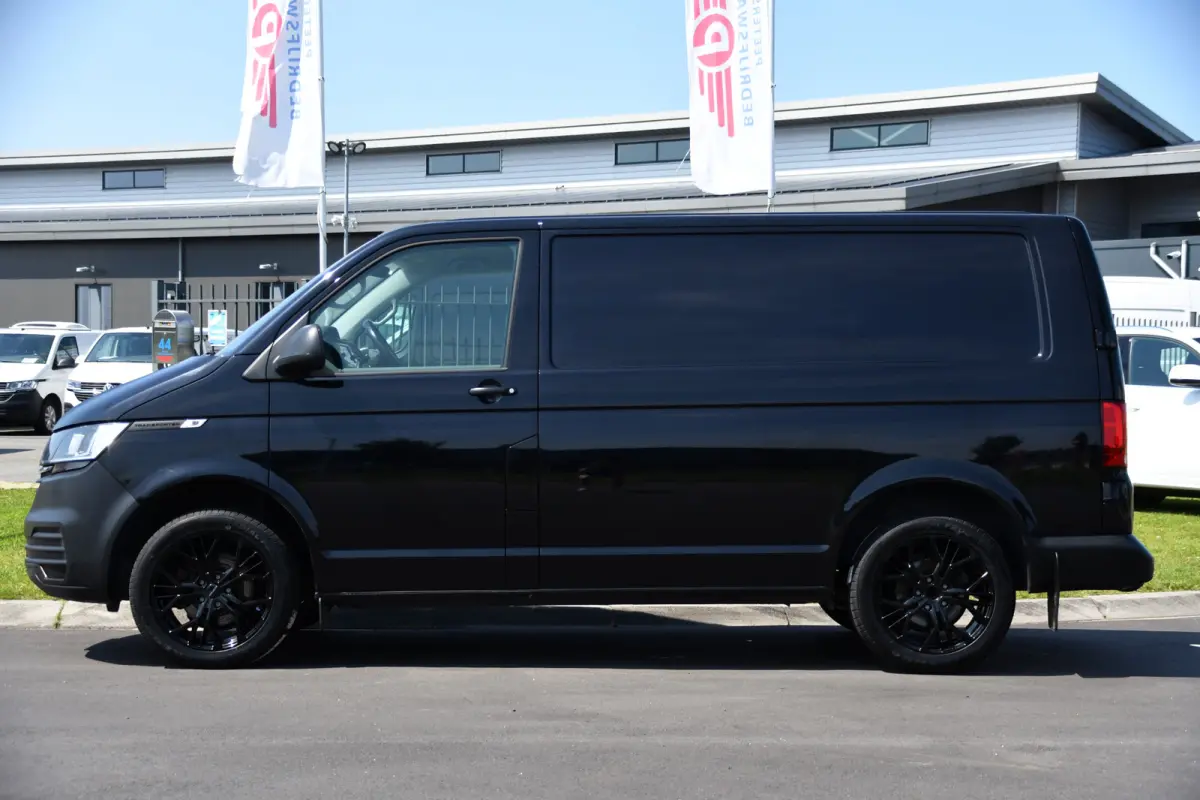 2.0 TDI L1H1 30 Black Edition Cruise, Carplay, 150PK, Automaat, Standkachel, Stoelverwarming, Sensoren, Trekhaak