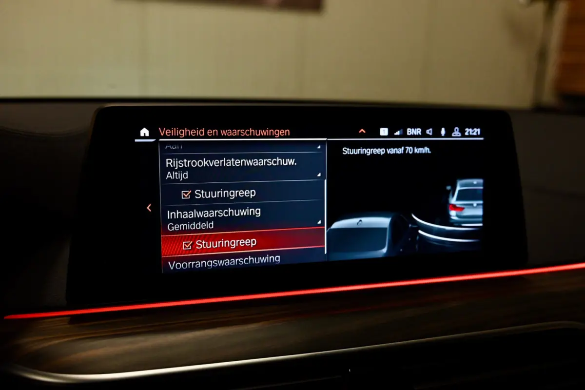 530i Luxury Line Individual - Bowers & Wilkins - ACC - Nappaleder - Keyless - HUD - Panoramadak
