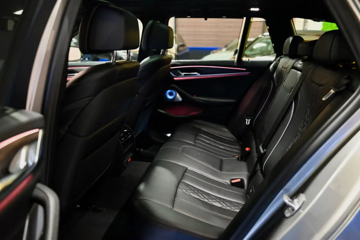 530i Luxury Line Individual - Bowers & Wilkins - ACC - Nappaleder - Keyless - HUD - Panoramadak