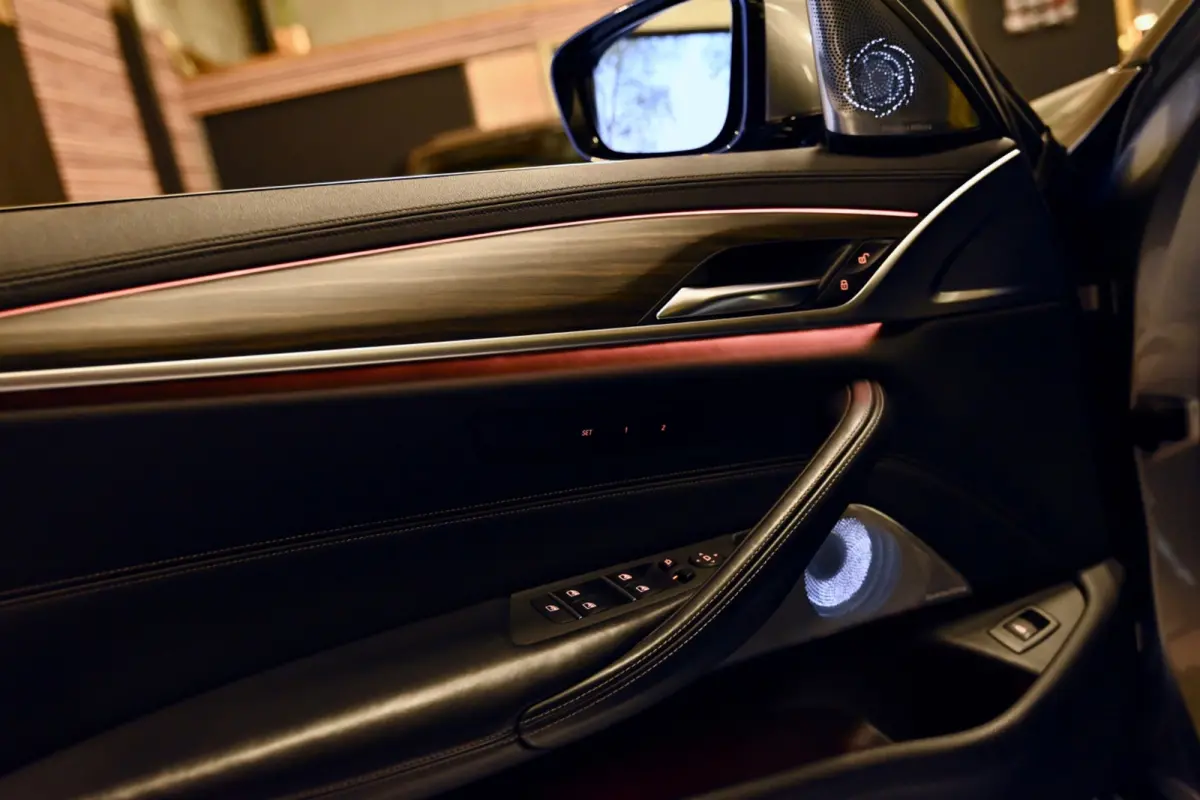 530i Luxury Line Individual - Bowers & Wilkins - ACC - Nappaleder - Keyless - HUD - Panoramadak