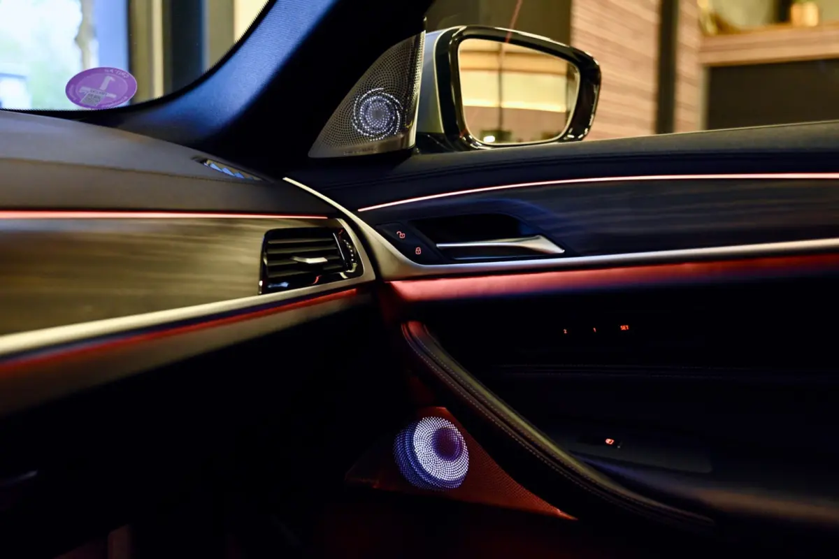 530i Luxury Line Individual - Bowers & Wilkins - ACC - Nappaleder - Keyless - HUD - Panoramadak