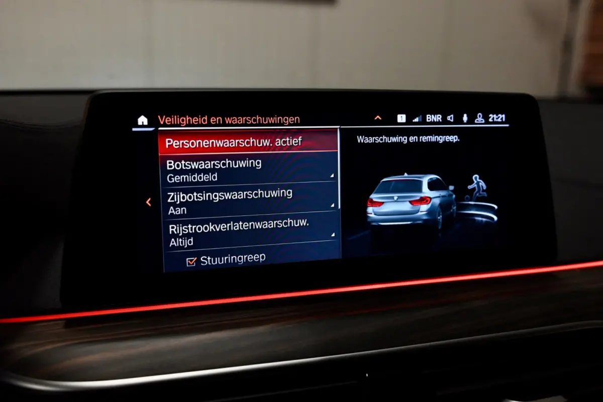 530i Luxury Line Individual - Bowers & Wilkins - ACC - Nappaleder - Keyless - HUD - Panoramadak