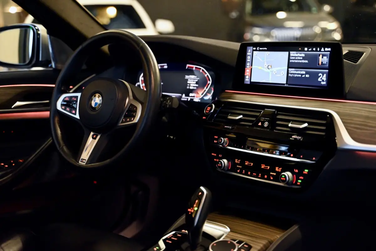 530i Luxury Line Individual - Bowers & Wilkins - ACC - Nappaleder - Keyless - HUD - Panoramadak