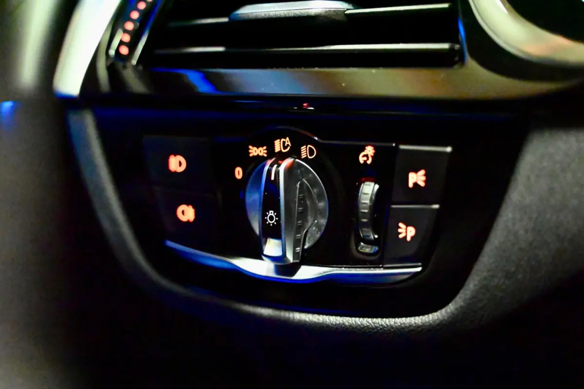 530i Luxury Line Individual - Bowers & Wilkins - ACC - Nappaleder - Keyless - HUD - Panoramadak
