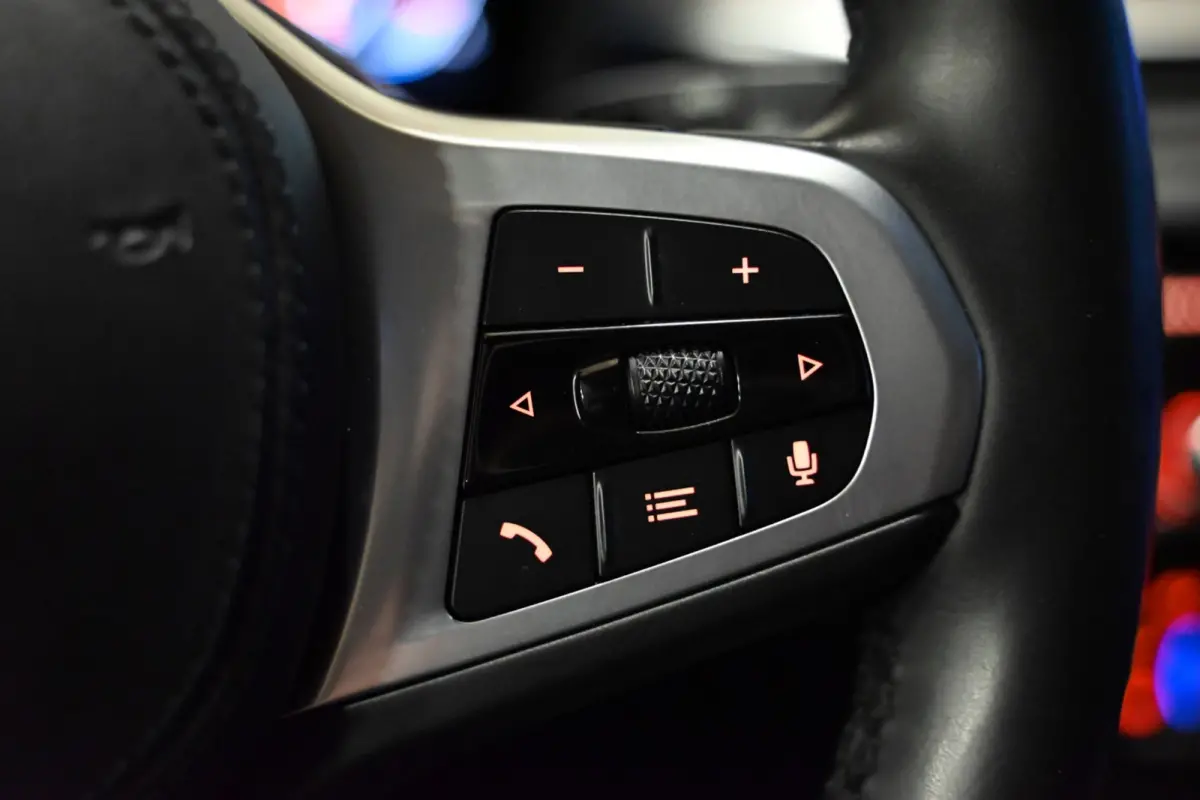 530i Luxury Line Individual - Bowers & Wilkins - ACC - Nappaleder - Keyless - HUD - Panoramadak