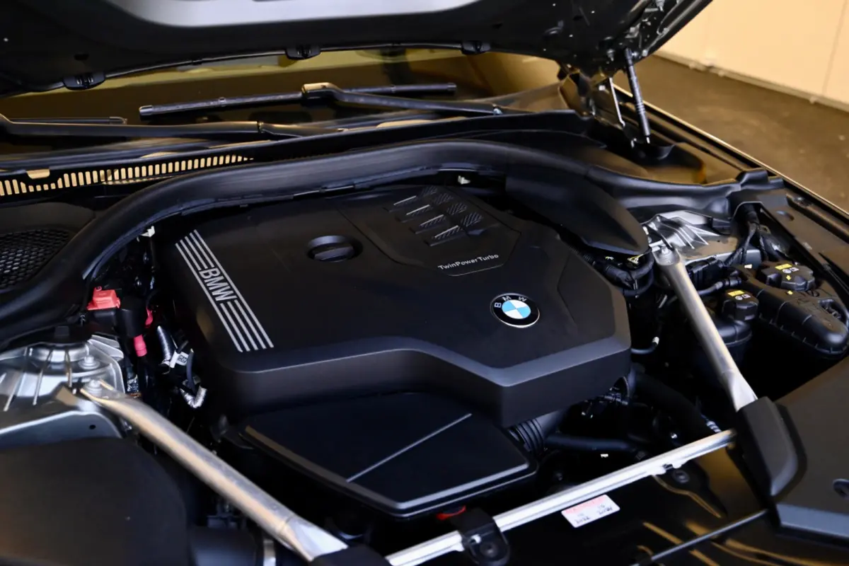 530i Luxury Line Individual - Bowers & Wilkins - ACC - Nappaleder - Keyless - HUD - Panoramadak