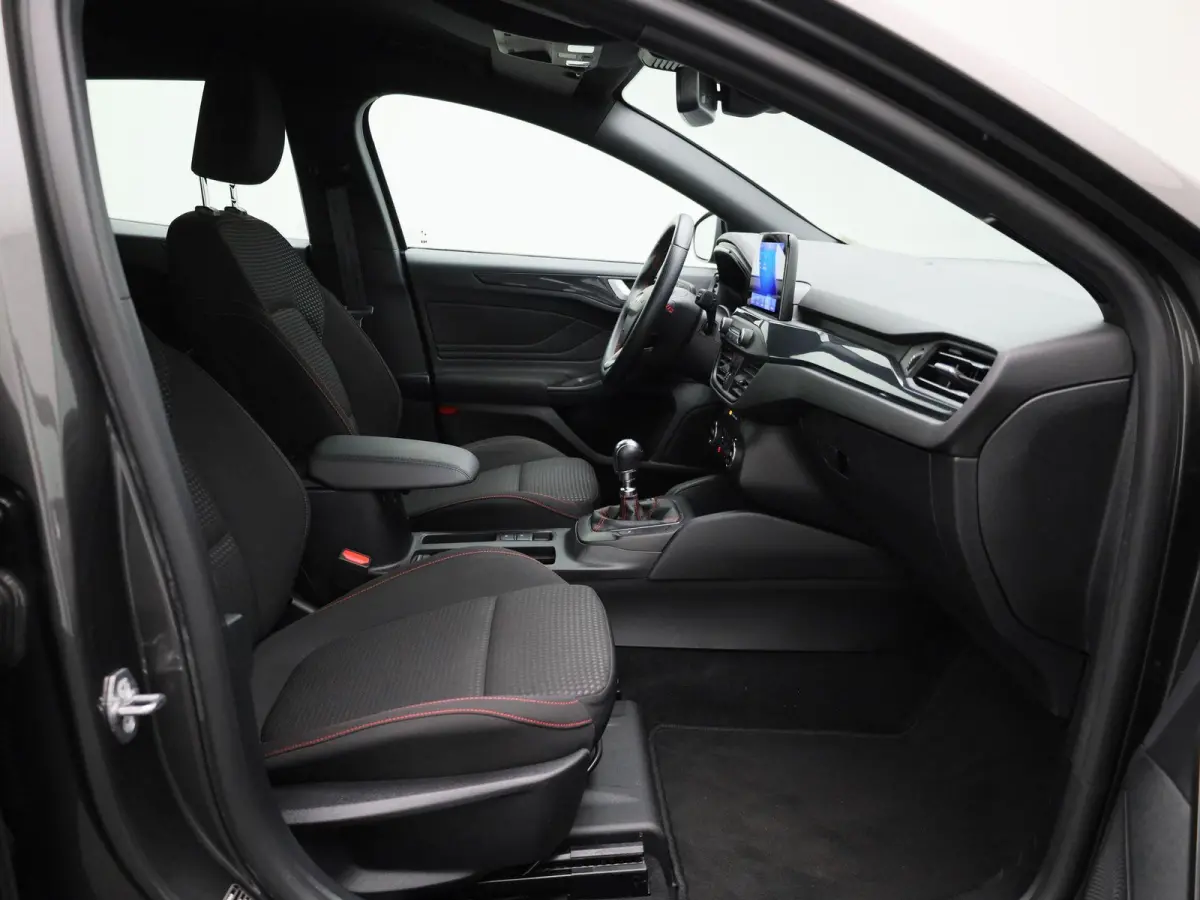 1.0 EcoBoost Hybrid ST Line X Business Winter pack - climate control - 18" velgen