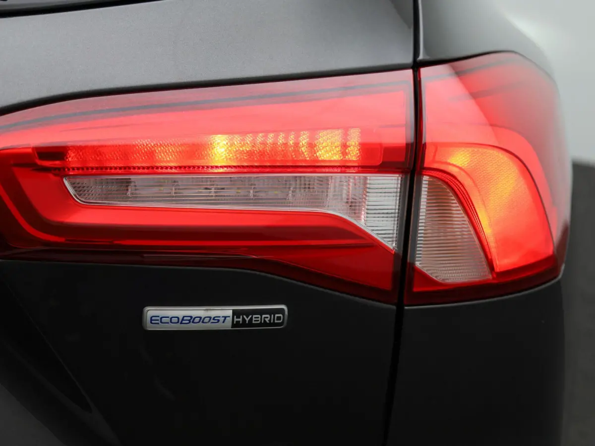 1.0 EcoBoost Hybrid ST Line X Business Winter pack - climate control - 18" velgen