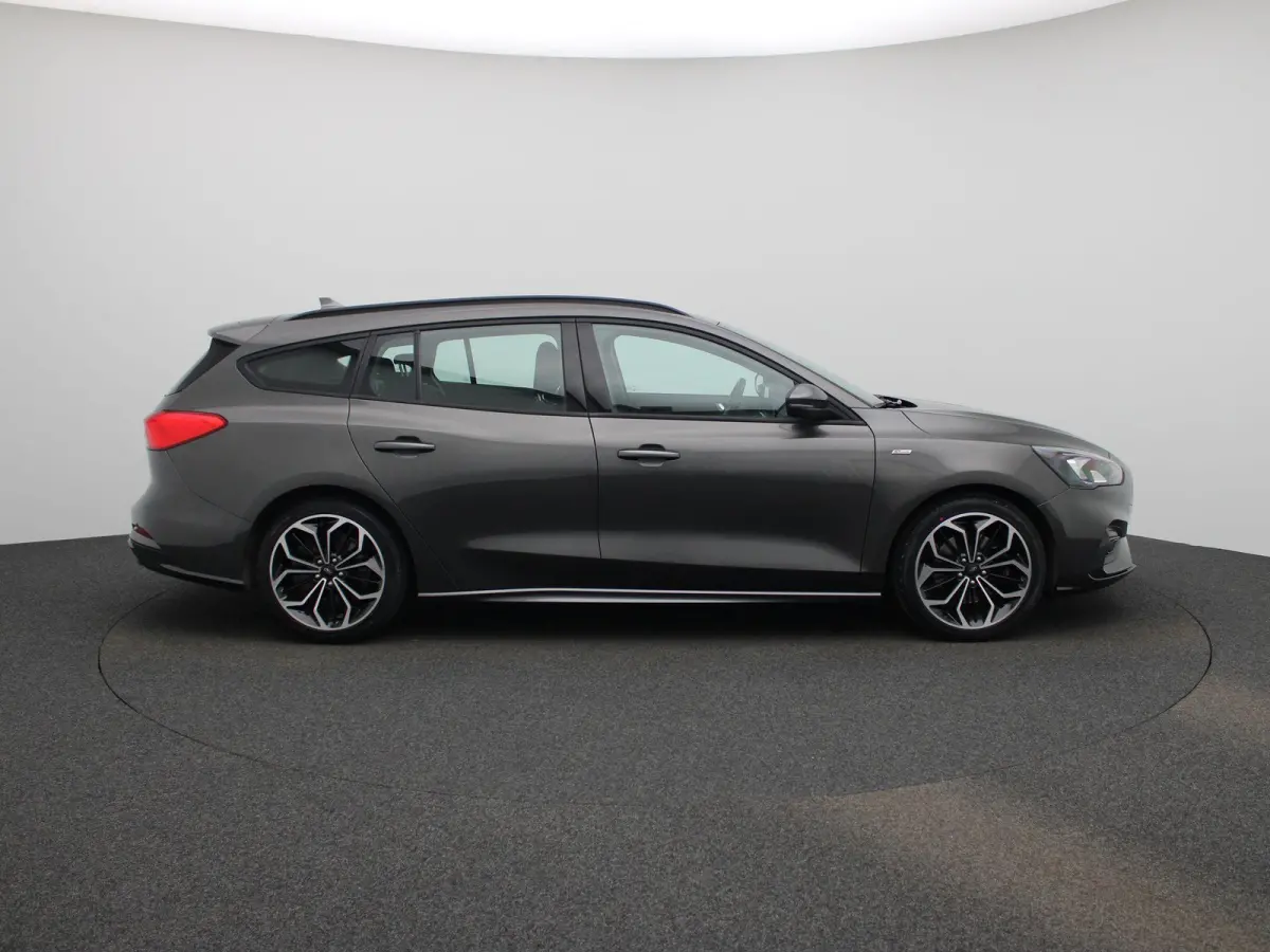 1.0 EcoBoost Hybrid ST Line X Business Winter pack - climate control - 18" velgen