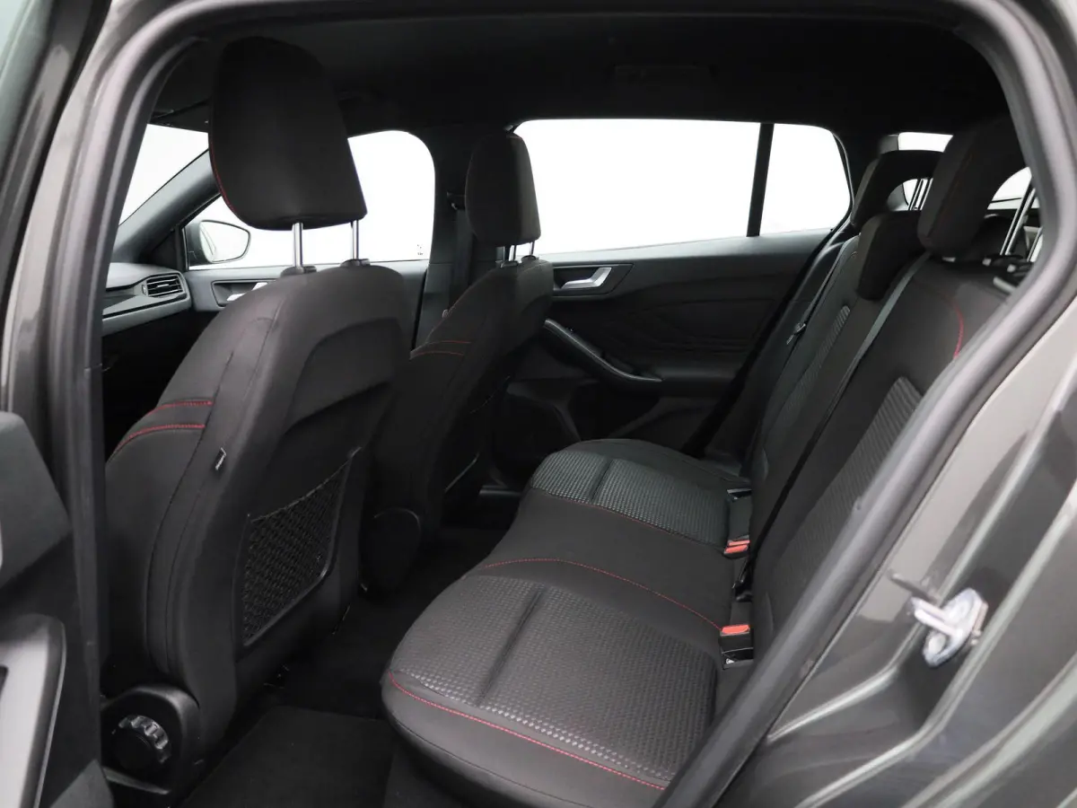 1.0 EcoBoost Hybrid ST Line X Business Winter pack - climate control - 18" velgen
