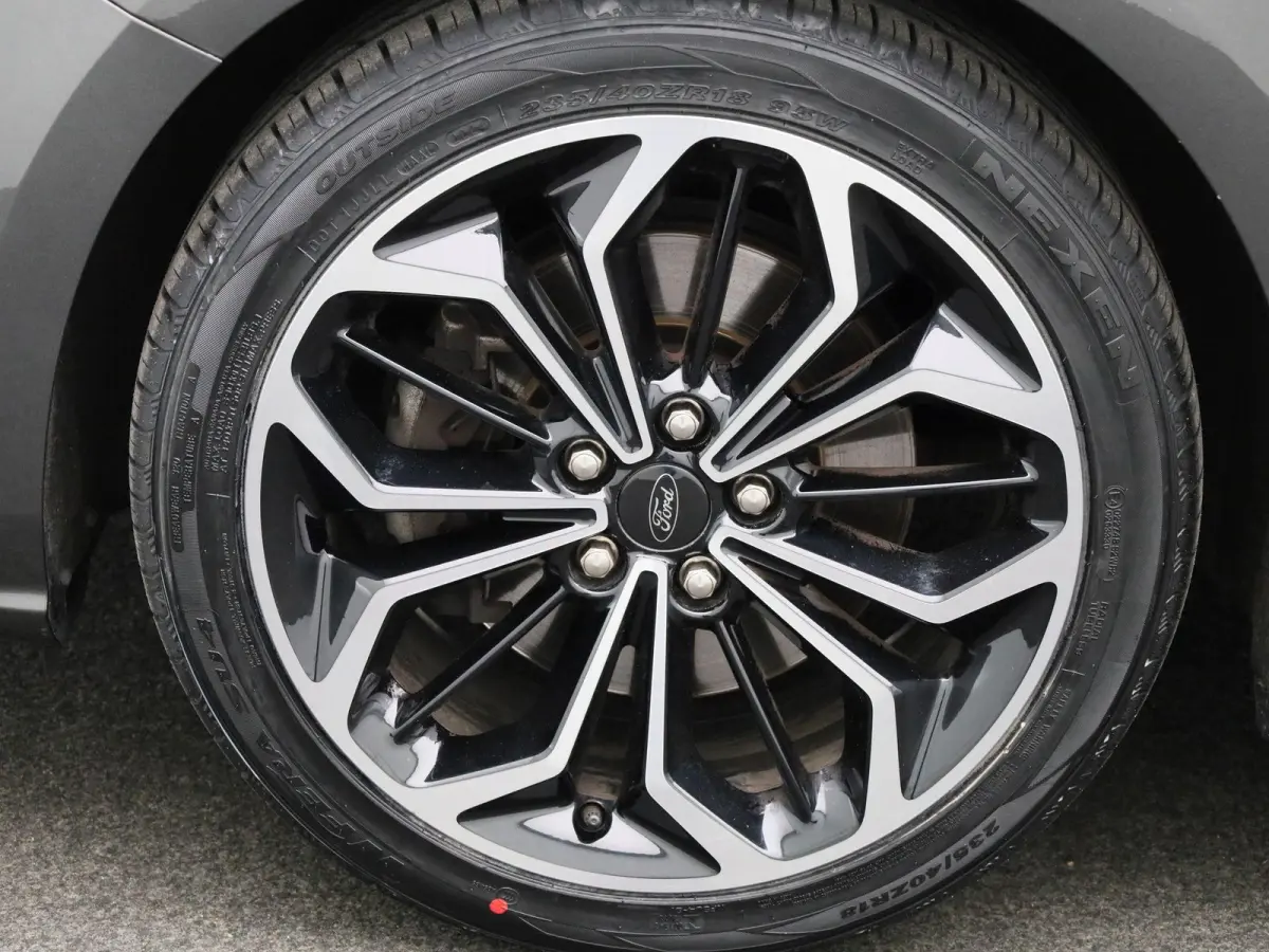 1.0 EcoBoost Hybrid ST Line X Business Winter pack - climate control - 18" velgen
