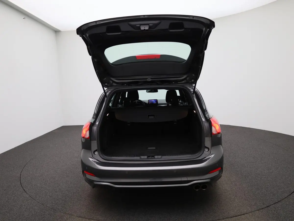 1.0 EcoBoost Hybrid ST Line X Business Winter pack - climate control - 18" velgen