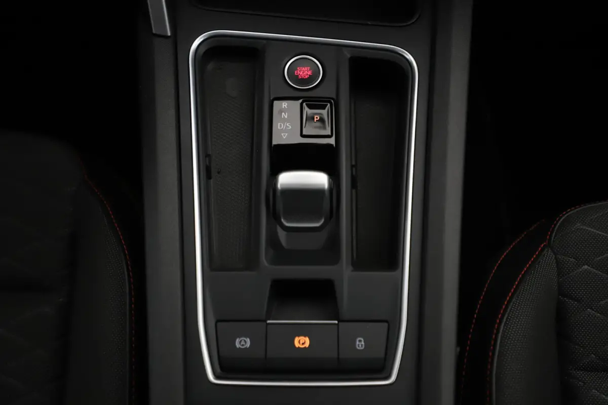 1.4 TSI eHybrid PHEV FR Business Intense 204PK Automaat Panoramadak Carplay Android Navigatie Achteruitrijcamera Climate Adaptive Cruise Lane Assist