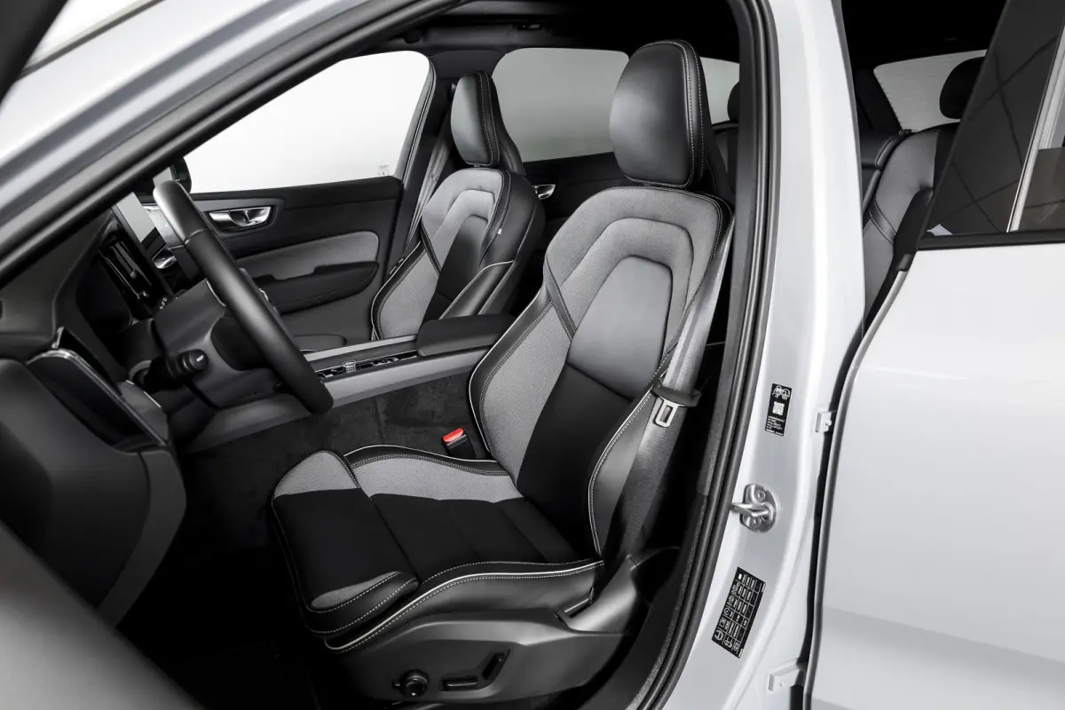 2.0 T6 Plug-in hybrid AWD Ultra Black Edition | S/K Panodak | Head-up | 360 Camera | Harman/Kardon | Dig. Cockpit | Adapt. Cruise | Stoel-+Stuurverw. | NAV+App.Connect | ECC | LM 21" | 1498