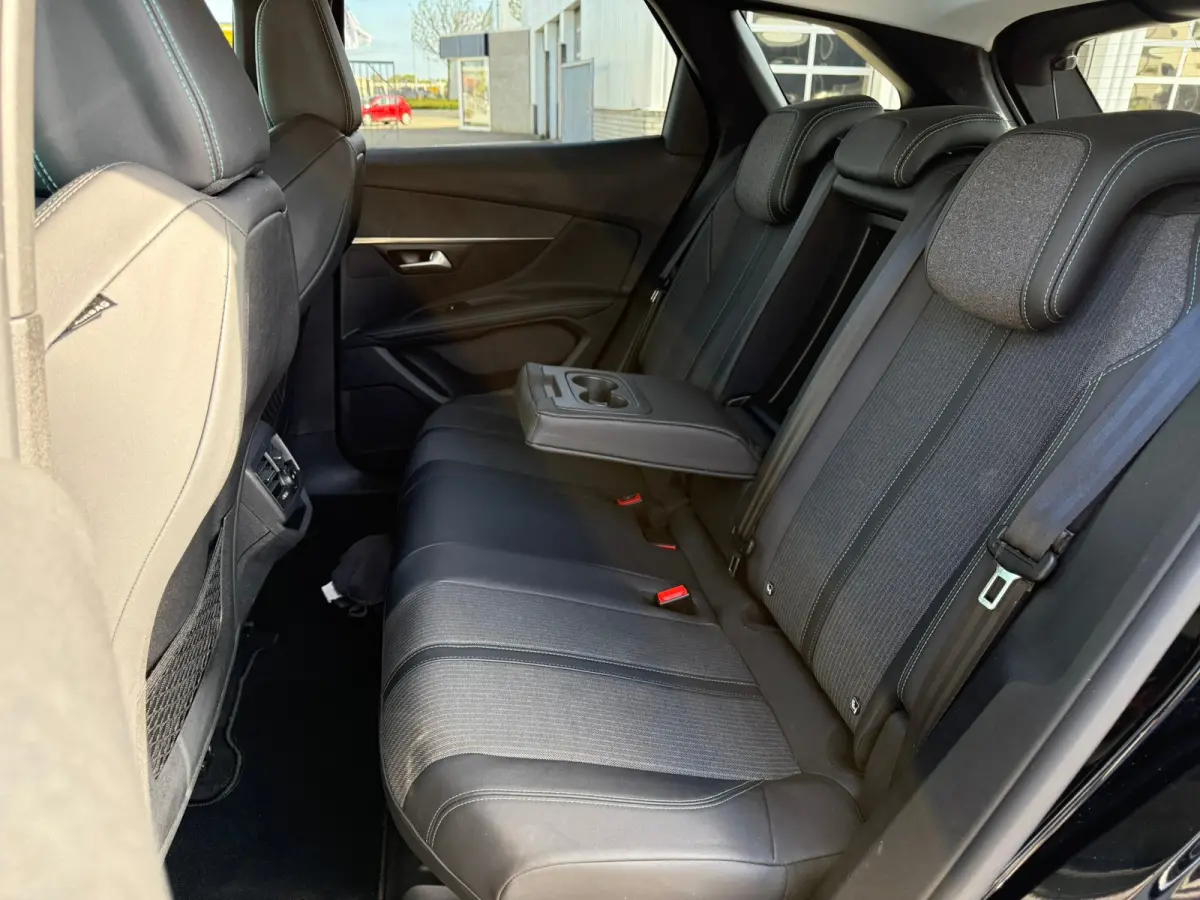 1.2 PureTech Allure Pack Business 360 camera | Stoelverwarming | Keyless | Apple carplay & Android auto