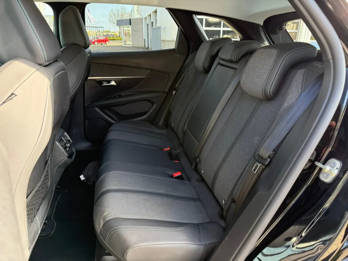 1.2 PureTech Allure Pack Business 360 camera | Stoelverwarming | Keyless | Apple carplay & Android auto
