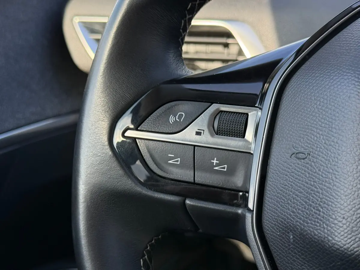 1.2 PureTech Allure Pack Business 360 camera | Stoelverwarming | Keyless | Apple carplay & Android auto