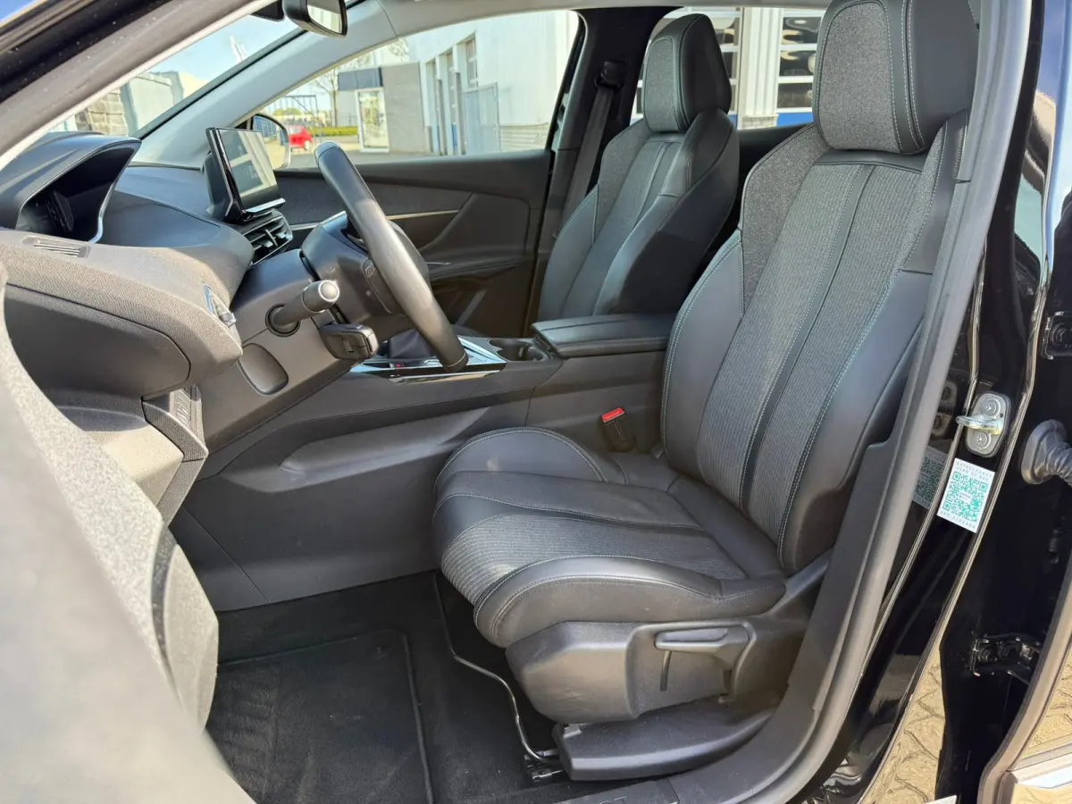 1.2 PureTech Allure Pack Business 360 camera | Stoelverwarming | Keyless | Apple carplay & Android auto