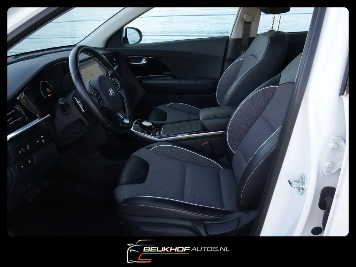 DynamicLine 64 kWh Leer Carplay Camera Soh 100%