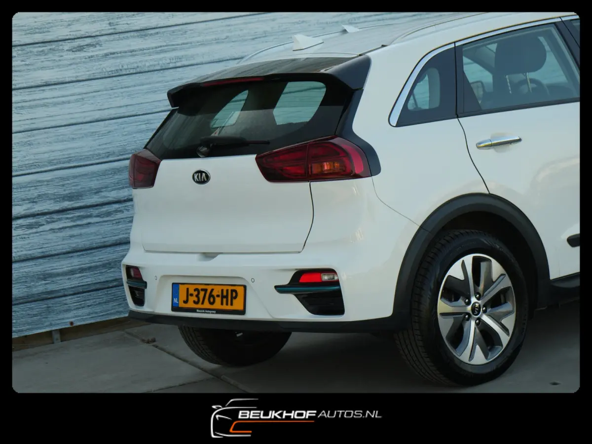 DynamicLine 64 kWh Leer Carplay Camera Soh 100%