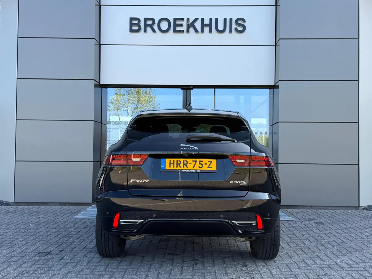 P300e AWD R-Dynamic SE | Stoelverwarming voor | 19 Inch | Adaptieve Cruise Control | Meridian