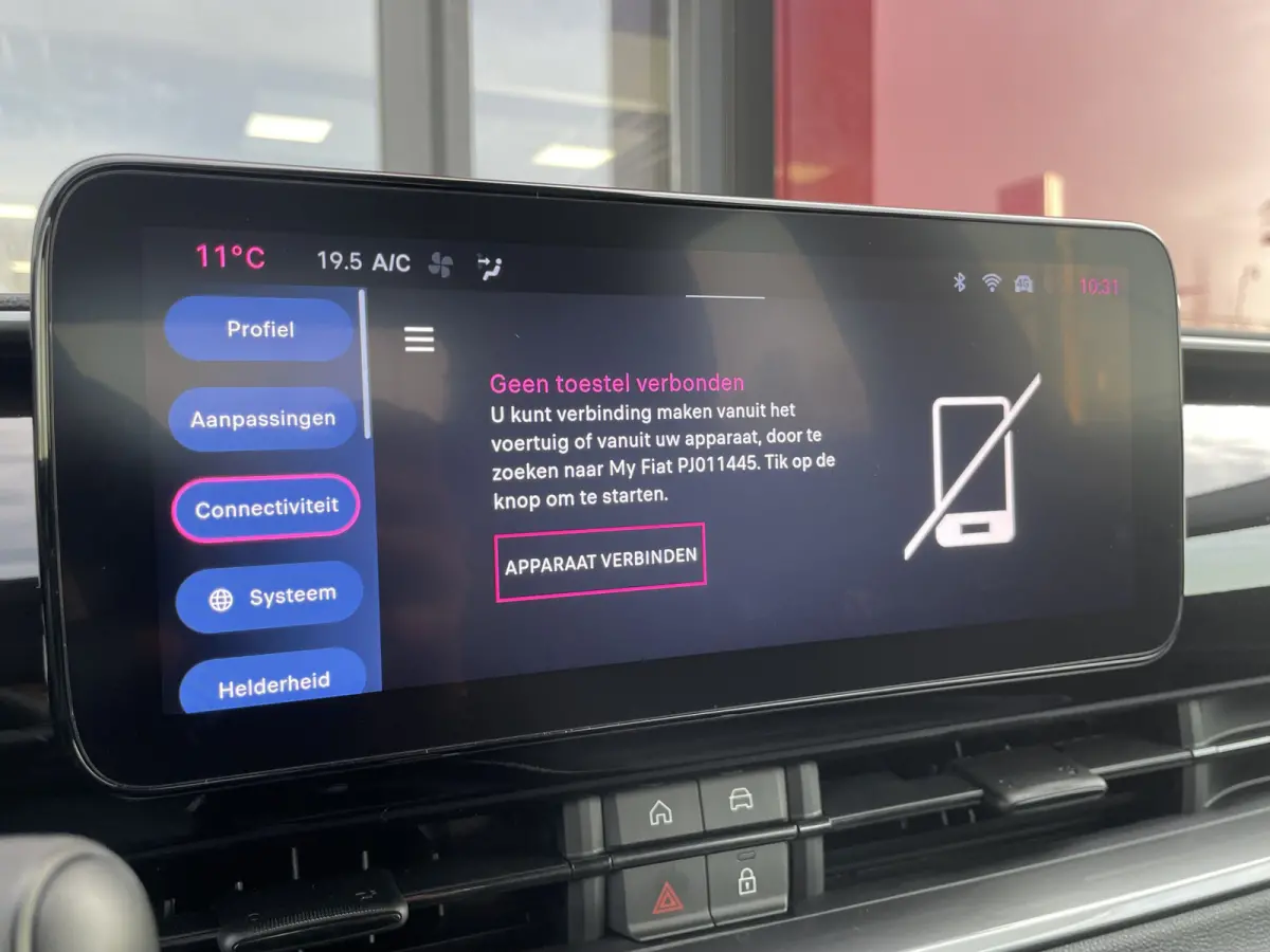 1.2 Hybrid Urban Automaat | Apple/Android CarPlay rijdende auto niet altijd aanwezig