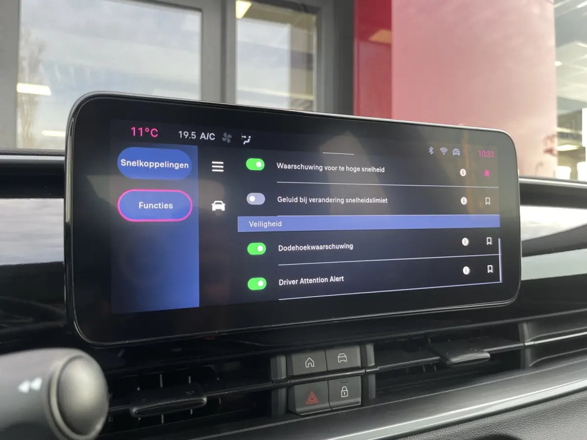 1.2 Hybrid Urban Automaat | Apple/Android CarPlay rijdende auto niet altijd aanwezig