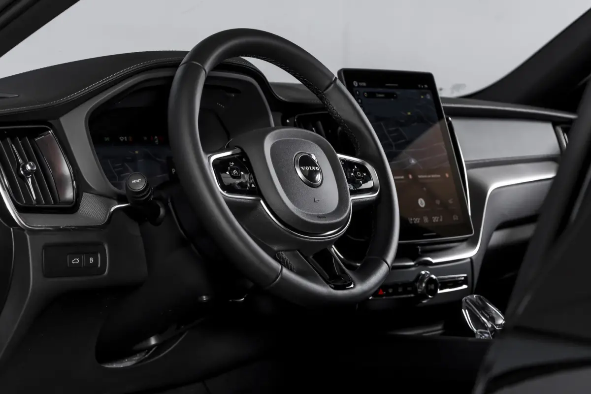 2.0 T6 Plug-in hybrid AWD Ultra Black Edition | S/K Panodak | Head-up | 360 Camera | Harman/Kardon | Dig. Cockpit | Adapt. Cruise | Stoel-+Stuurverw. | NAV+App.Connect | ECC | LM 21" | 0630