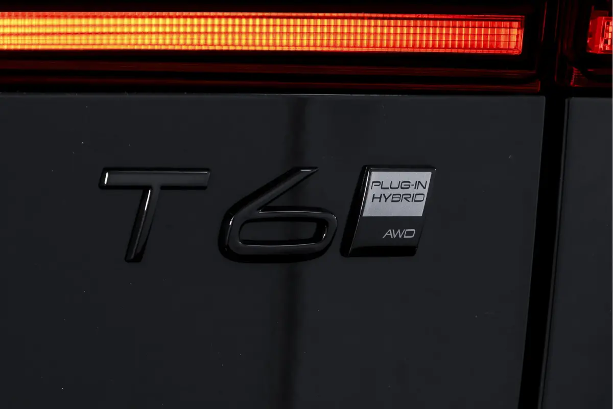 2.0 T6 Plug-in hybrid AWD Ultra Black Edition | S/K Panodak | Head-up | 360 Camera | Harman/Kardon | Dig. Cockpit | Adapt. Cruise | Stoel-+Stuurverw. | NAV+App.Connect | ECC | LM 21" | 0630