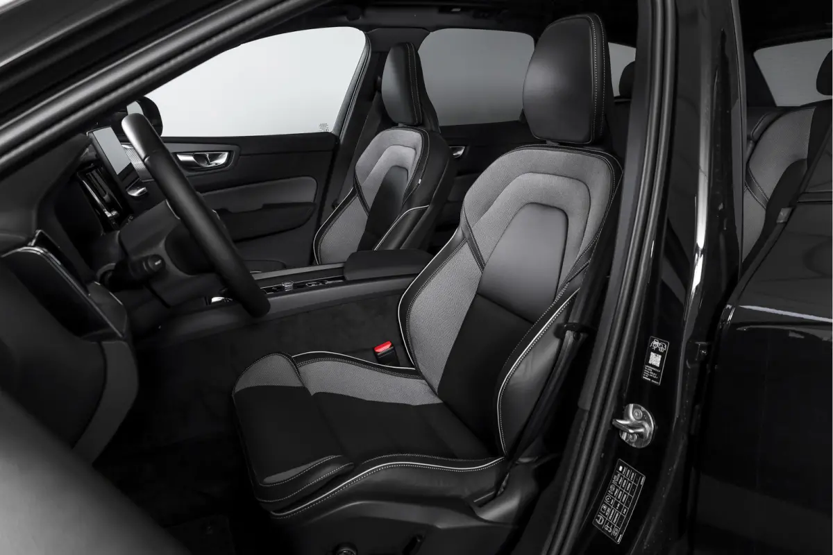 2.0 T6 Plug-in hybrid AWD Ultra Black Edition | S/K Panodak | Head-up | 360 Camera | Harman/Kardon | Dig. Cockpit | Adapt. Cruise | Stoel-+Stuurverw. | NAV+App.Connect | ECC | LM 21" | 0630