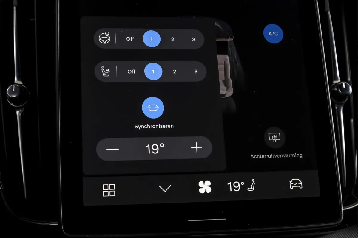 2.0 T6 Plug-in hybrid AWD Ultra Black Edition | S/K Panodak | Head-up | 360 Camera | Harman/Kardon | Dig. Cockpit | Adapt. Cruise | Stoel-+Stuurverw. | NAV+App.Connect | ECC | LM 21" | 0630