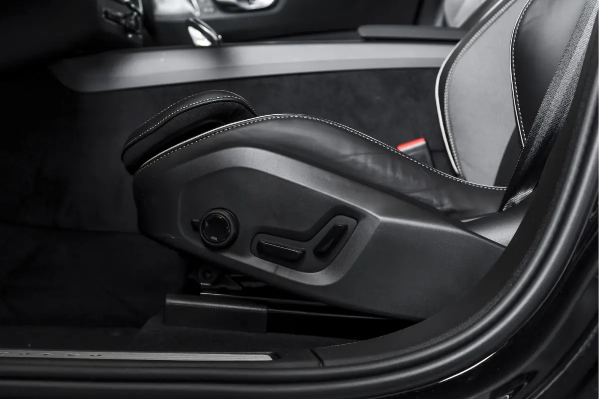 2.0 T6 Plug-in hybrid AWD Ultra Black Edition | S/K Panodak | Head-up | 360 Camera | Harman/Kardon | Dig. Cockpit | Adapt. Cruise | Stoel-+Stuurverw. | NAV+App.Connect | ECC | LM 21" | 0630
