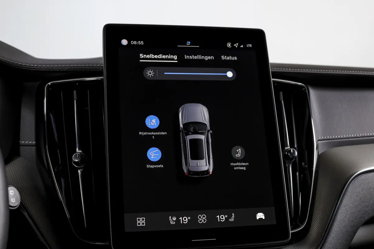 2.0 T6 Plug-in hybrid AWD Ultra Black Edition | S/K Panodak | Head-up | 360 Camera | Harman/Kardon | Dig. Cockpit | Adapt. Cruise | Stoel-+Stuurverw. | NAV+App.Connect | ECC | LM 21" | 0630