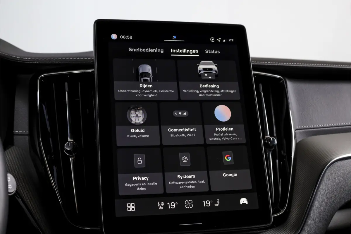 2.0 T6 Plug-in hybrid AWD Ultra Black Edition | S/K Panodak | Head-up | 360 Camera | Harman/Kardon | Dig. Cockpit | Adapt. Cruise | Stoel-+Stuurverw. | NAV+App.Connect | ECC | LM 21" | 0630