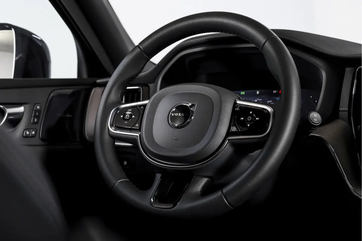 2.0 T6 Plug-in hybrid AWD Ultra Black Edition | S/K Panodak | Head-up | 360 Camera | Harman/Kardon | Dig. Cockpit | Adapt. Cruise | Stoel-+Stuurverw. | NAV+App.Connect | ECC | LM 21" | 0630