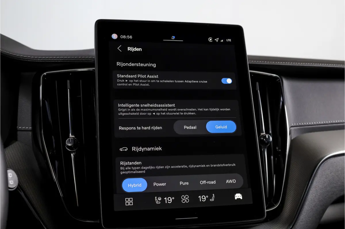 2.0 T6 Plug-in hybrid AWD Ultra Black Edition | S/K Panodak | Head-up | 360 Camera | Harman/Kardon | Dig. Cockpit | Adapt. Cruise | Stoel-+Stuurverw. | NAV+App.Connect | ECC | LM 21" | 0630