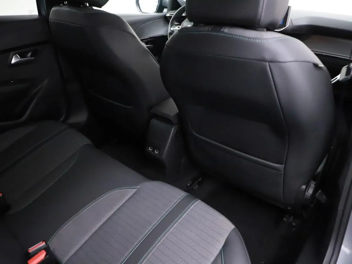 1.2T 100pk Allure Pack H.Leder/Camera/Ecc/Nav /CarPlay/El.Pakket/Vc/4S.banden