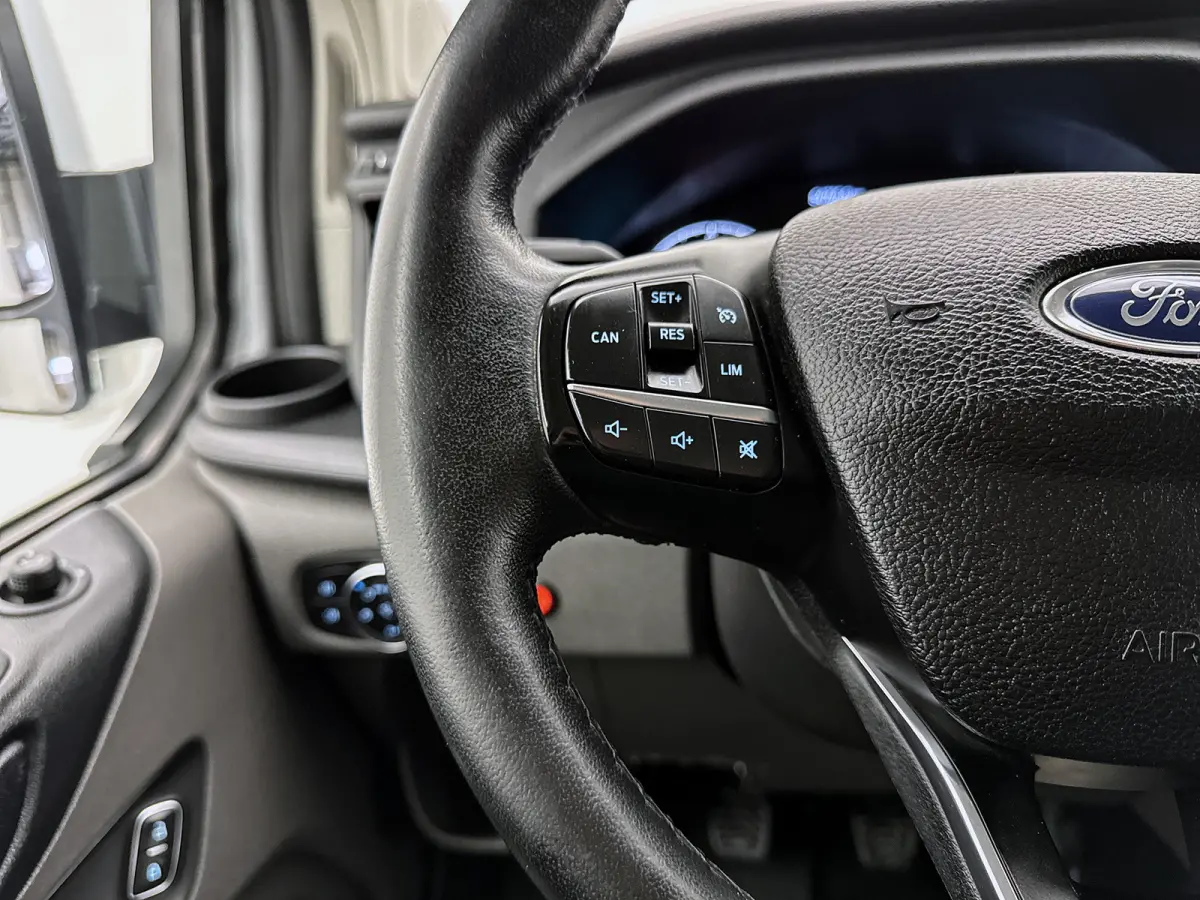 340 2.0 TDCI L2H1 Schuifdeur L+R Navigatie Trekhaak Cruise control Stoelverwarming