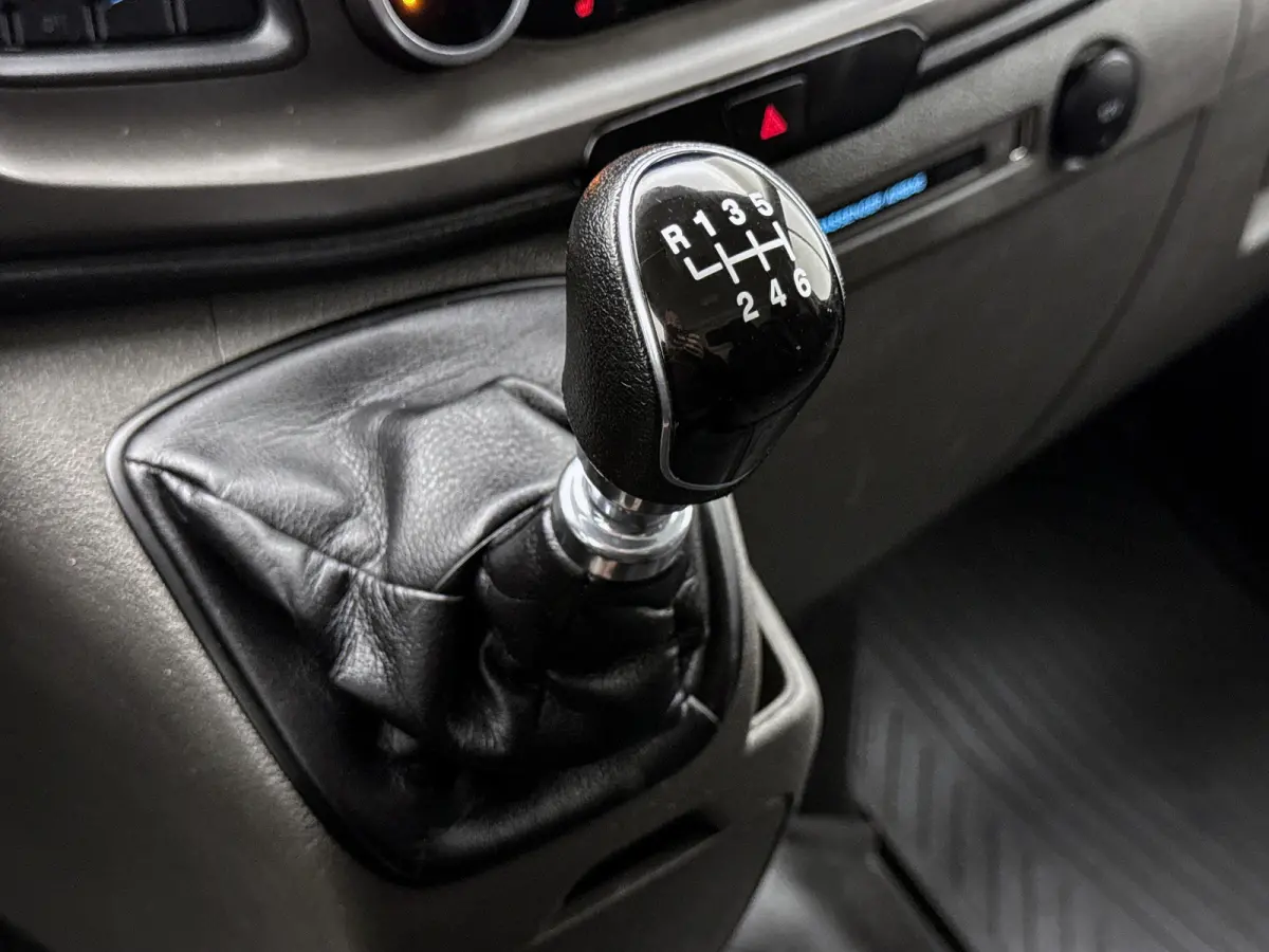 340 2.0 TDCI L2H1 Schuifdeur L+R Navigatie Trekhaak Cruise control Stoelverwarming