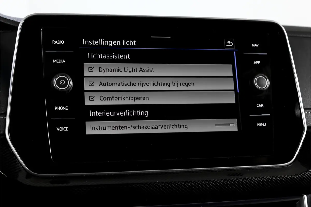 1.0 TSI 115 PK R-Line - Automaat | Dig. Cockpit | Adapt. Cruise | Camera | PDC | App. Connect | ECC | DAB | LM 18" | 2240