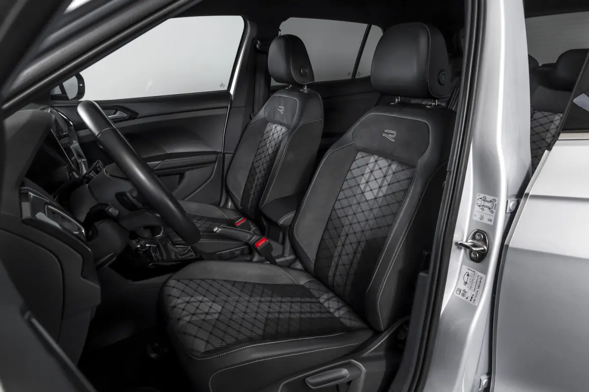1.0 TSI 115 PK R-Line - Automaat | Dig. Cockpit | Adapt. Cruise | Camera | PDC | App. Connect | ECC | DAB | LM 18" | 2240