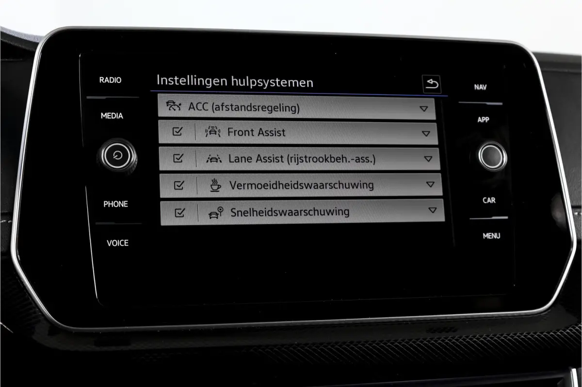 1.0 TSI 115 PK R-Line - Automaat | Dig. Cockpit | Adapt. Cruise | Camera | PDC | App. Connect | ECC | DAB | LM 18" | 2240