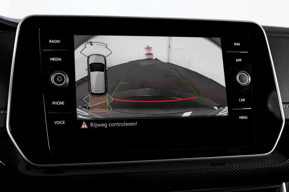 1.0 TSI 115 PK R-Line - Automaat | Dig. Cockpit | Adapt. Cruise | Camera | PDC | App. Connect | ECC | DAB | LM 18" | 2240
