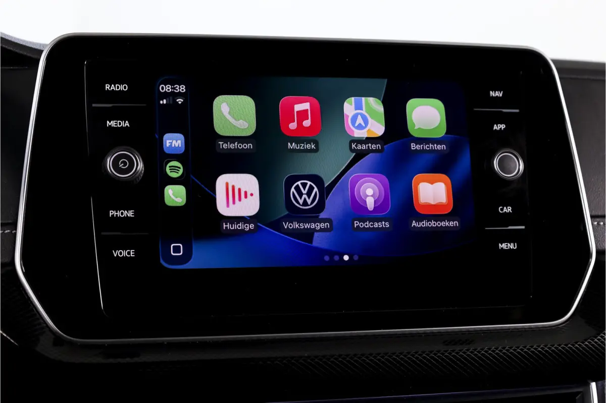 1.0 TSI 115 PK R-Line - Automaat | Dig. Cockpit | Adapt. Cruise | Camera | PDC | App. Connect | ECC | DAB | LM 18" | 2240