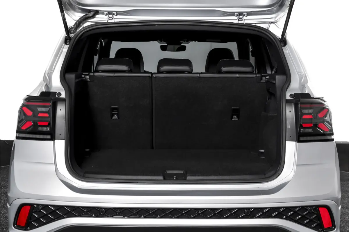 1.0 TSI 115 PK R-Line - Automaat | Dig. Cockpit | Adapt. Cruise | Camera | PDC | App. Connect | ECC | DAB | LM 18" | 2240
